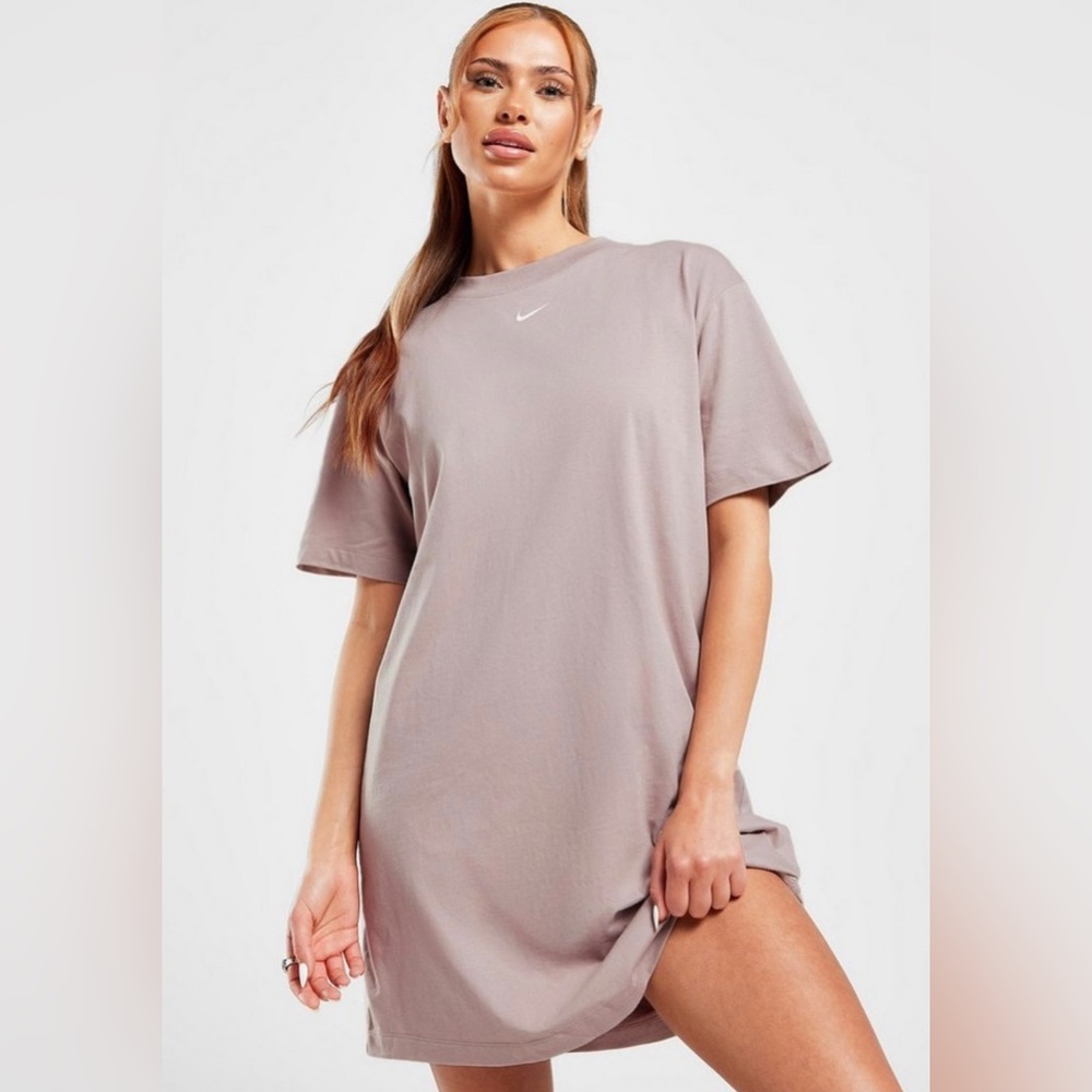 Nike Women's Essential T-Shirt Dress - Beige